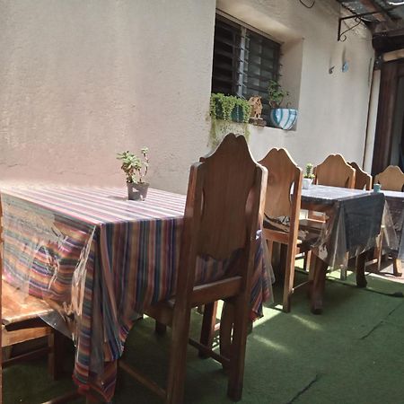 Huellas Hostal Antigua Buitenkant foto