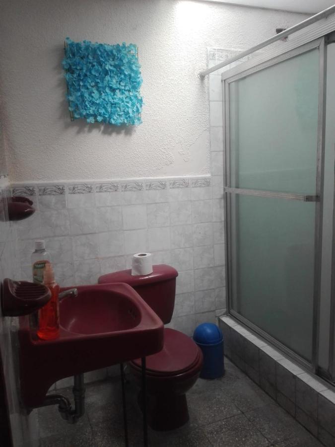 Huellas Hostal Antigua Buitenkant foto